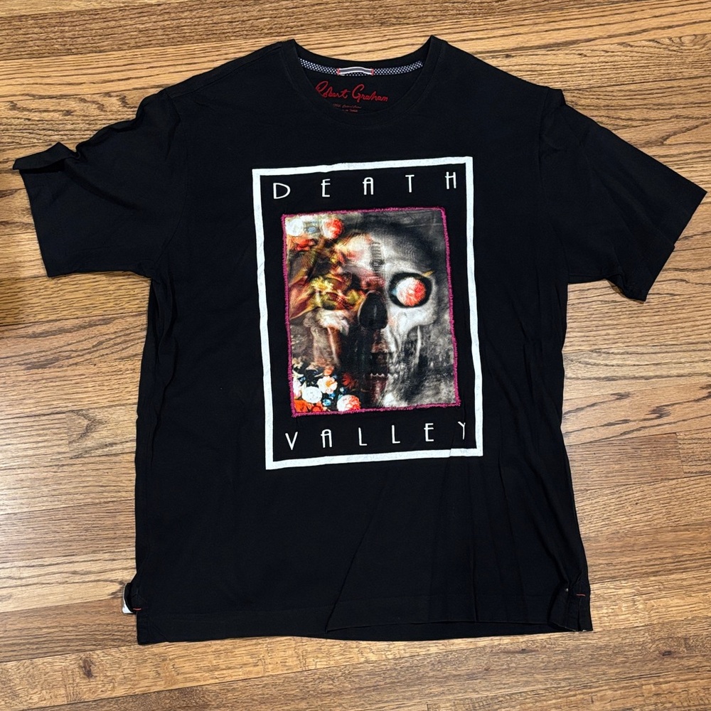 Robert Graham Black Skull 'Death Valley' Graphic Tee